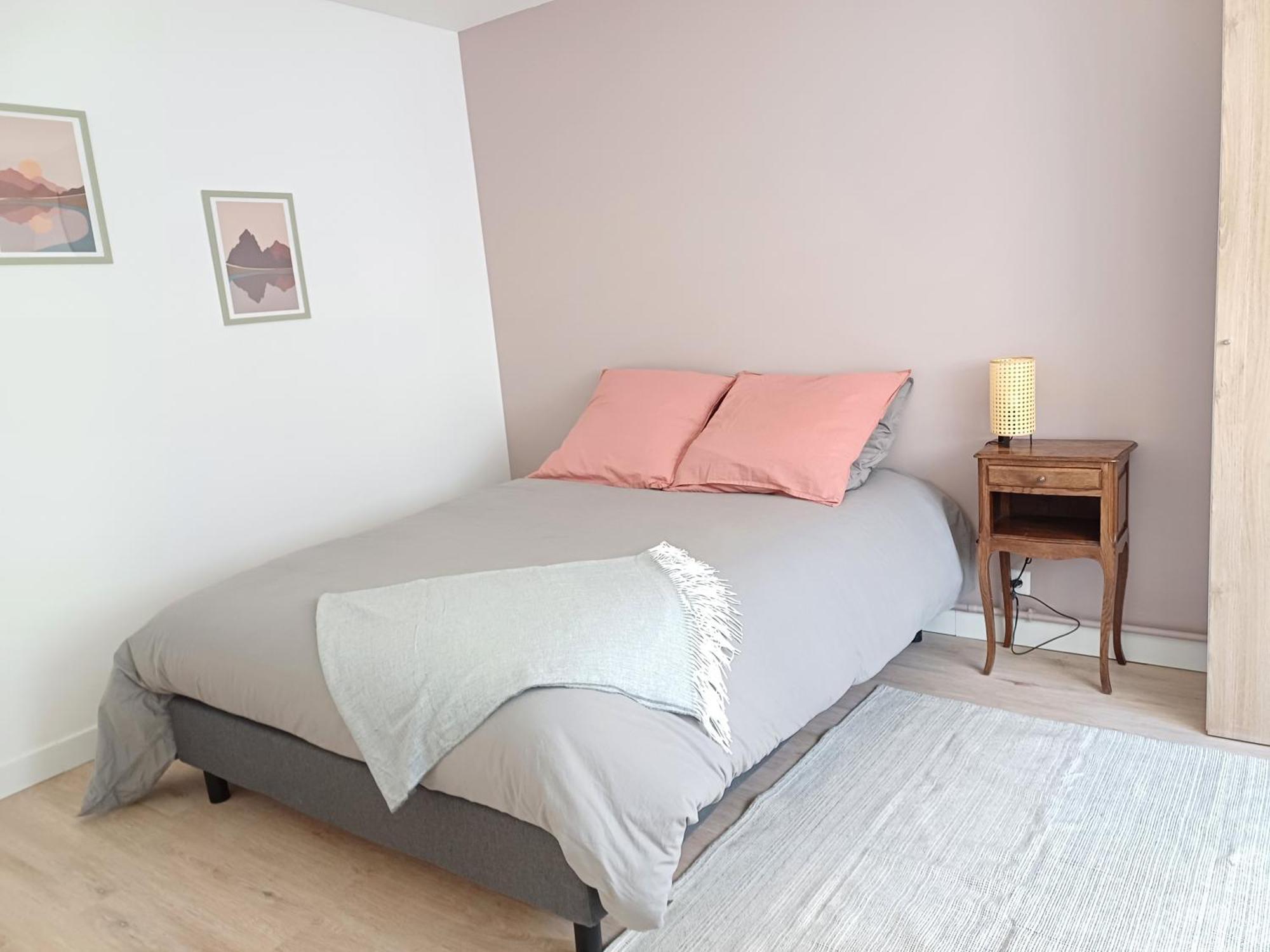 Elegant, Spacieux, 2 Couchages, Proche Centre Amiens